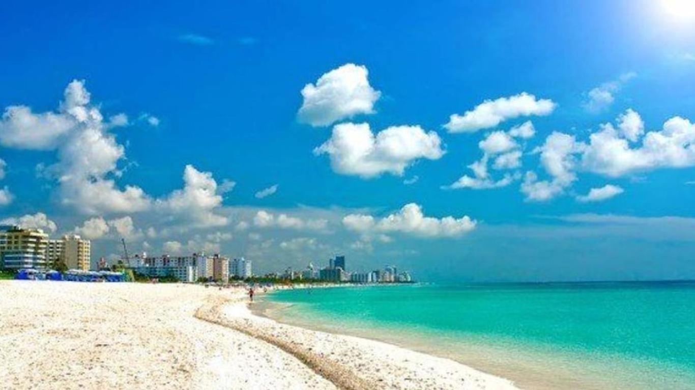 Women Only Rooms - Men Only Rooms - Free Wifi - Coffee Parking - Lockers Miami Extérieur photo