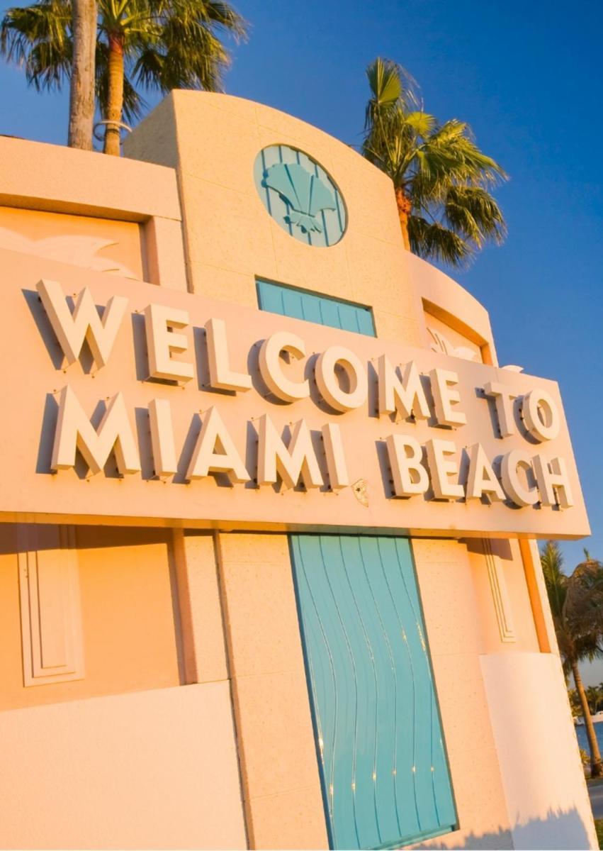 Women Only Rooms - Men Only Rooms - Free Wifi - Coffee Parking - Lockers Miami Extérieur photo